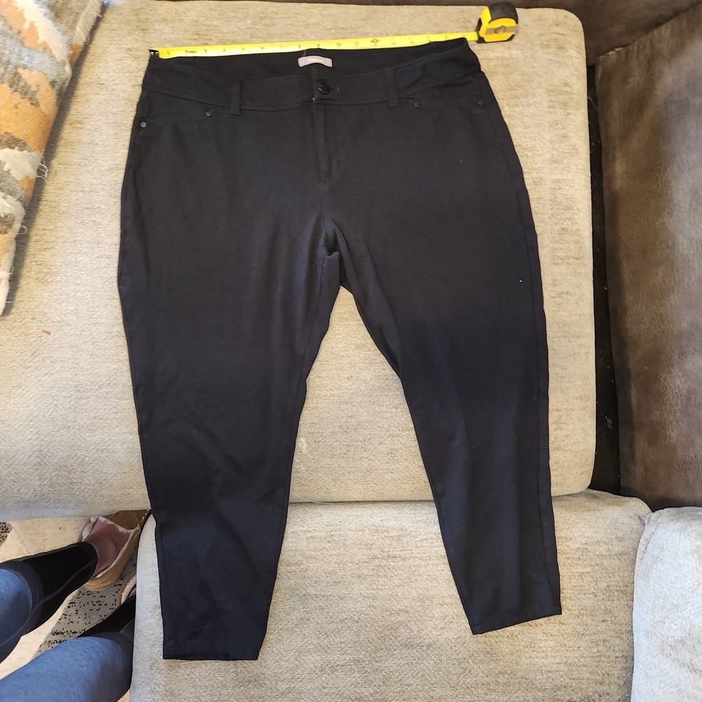 Maurices Charcoal Cropped Pants